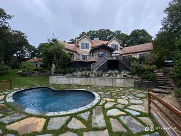 Hamptons Home 1020846