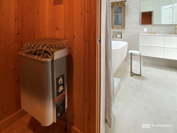 Hamptons Home 1020846