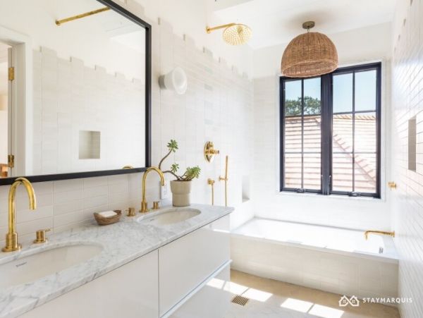 Hamptons Home 1020846