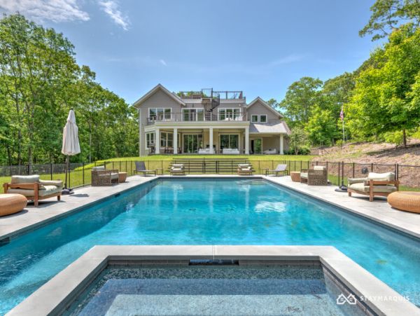 Hamptons Home 1020848