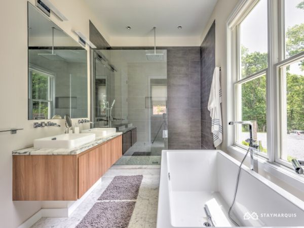 Hamptons Home 1020848