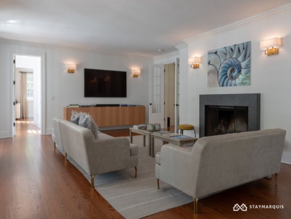 Hamptons Home 1020849