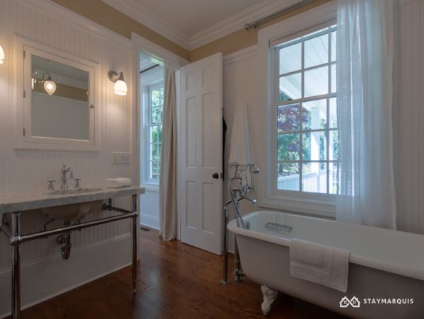 Hamptons Home 1020849