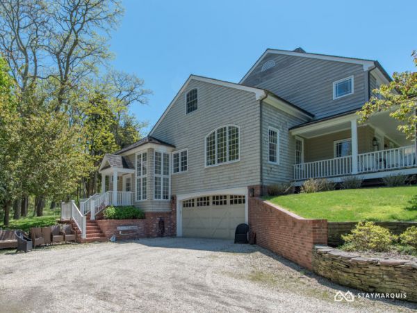 Hamptons Home 1020849