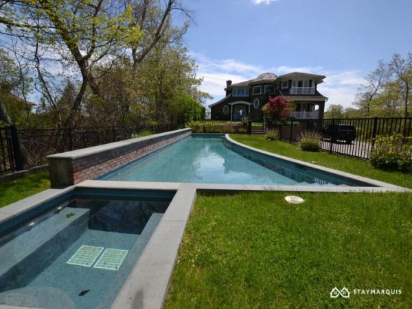 Hamptons Home 1020850