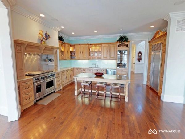 Hamptons Home 1020850