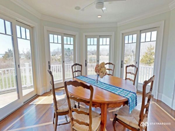 Hamptons Home 1020850