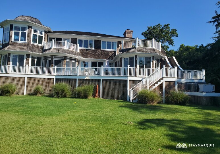 Hamptons Home 1020850