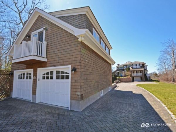 Hamptons Home 1020850
