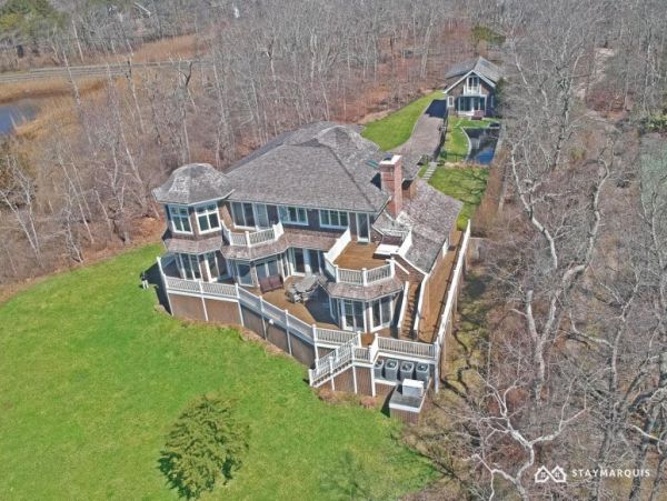 Hamptons Home 1020850