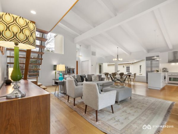 Hamptons Home 1020852