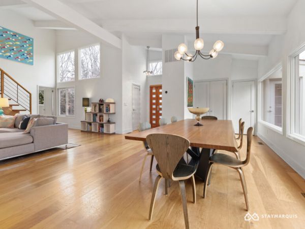 Hamptons Home 1020852