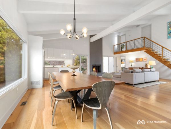 Hamptons Home 1020852
