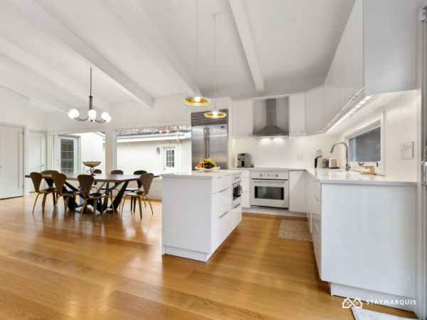 Hamptons Home 1020852