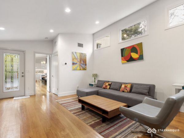 Hamptons Home 1020852