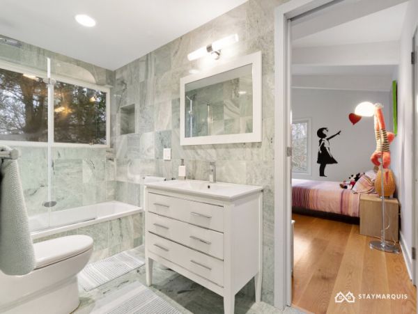 Hamptons Home 1020852