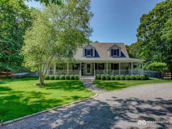 Hamptons Home 1020853