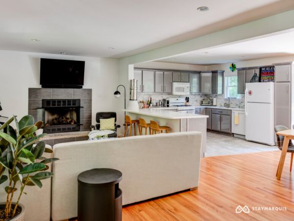 Hamptons Home 1020853
