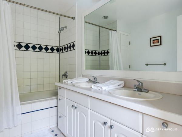 Hamptons Home 1020853