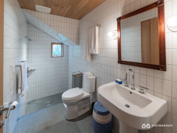 Hamptons Home 1020854