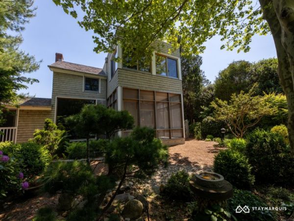 Hamptons Home 1020854