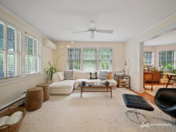 Hamptons Home 1020855