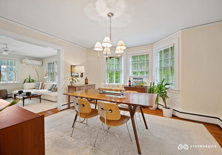 Hamptons Home 1020855
