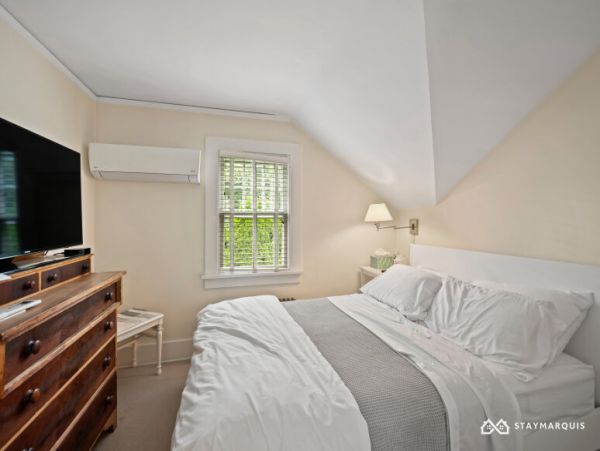 Hamptons Home 1020855