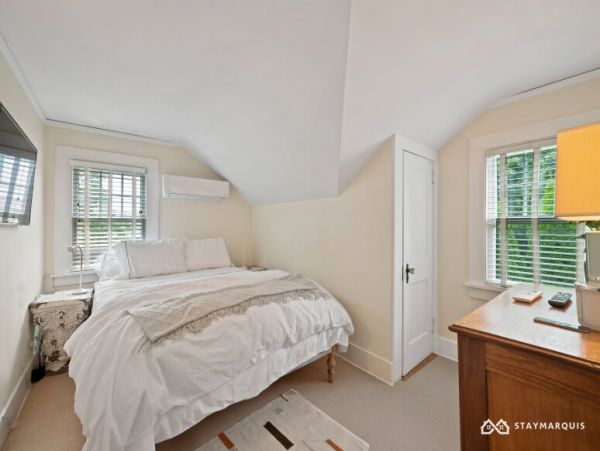 Hamptons Home 1020855