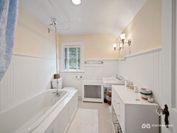 Hamptons Home 1020855