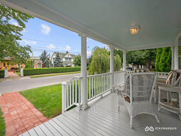 Hamptons Home 1020855