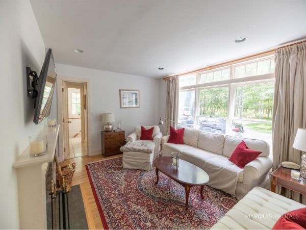 Hamptons Home 1020856