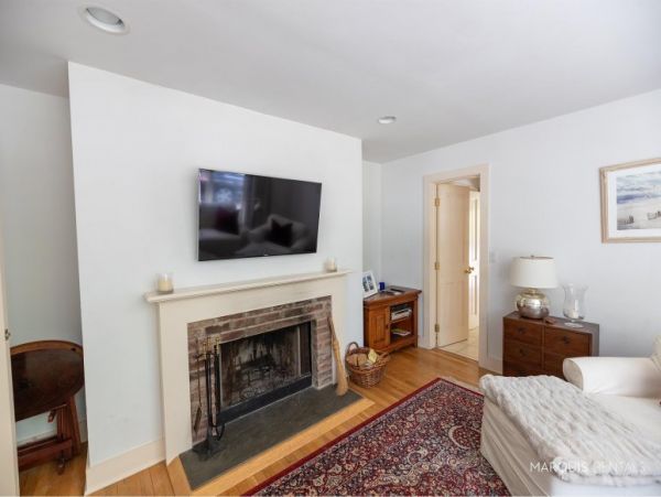 Hamptons Home 1020856
