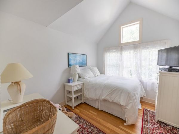 Hamptons Home 1020856