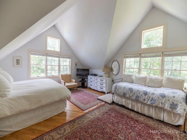 Hamptons Home 1020856