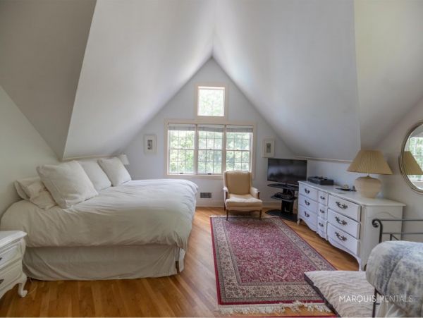 Hamptons Home 1020856