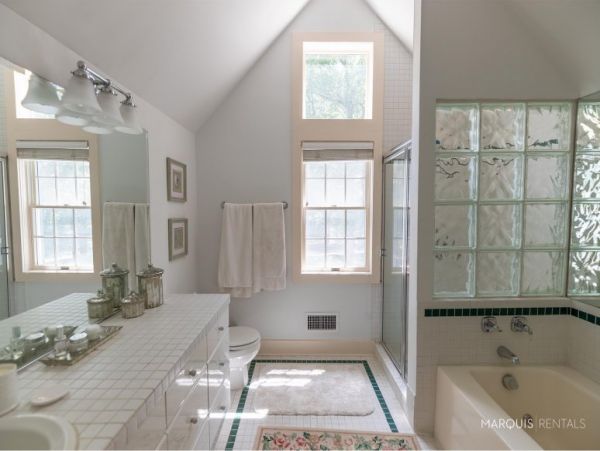 Hamptons Home 1020856