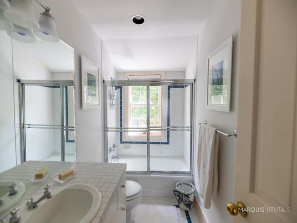 Hamptons Home 1020856