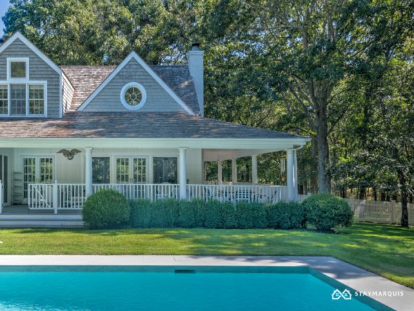 Hamptons Home 1020856