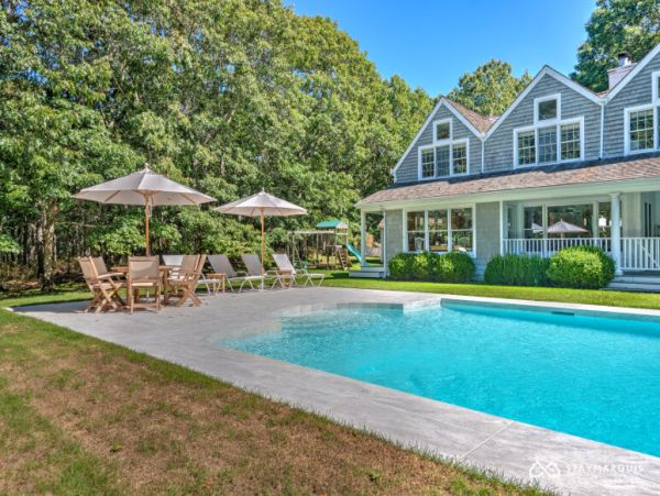 Hamptons Home 1020856