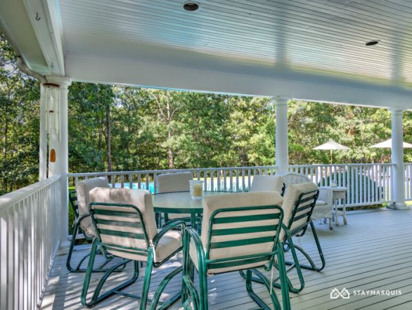 Hamptons Home 1020856