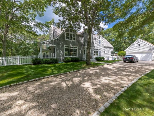 Hamptons Home 1020856