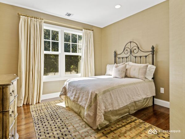 Hamptons Home 1020858