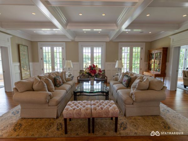 Hamptons Home 1020859