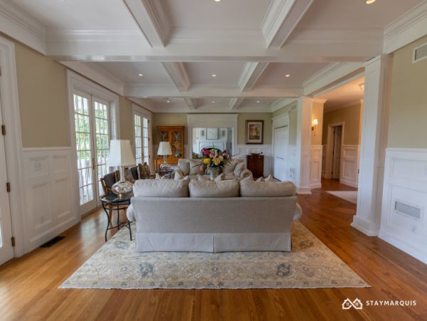 Hamptons Home 1020859
