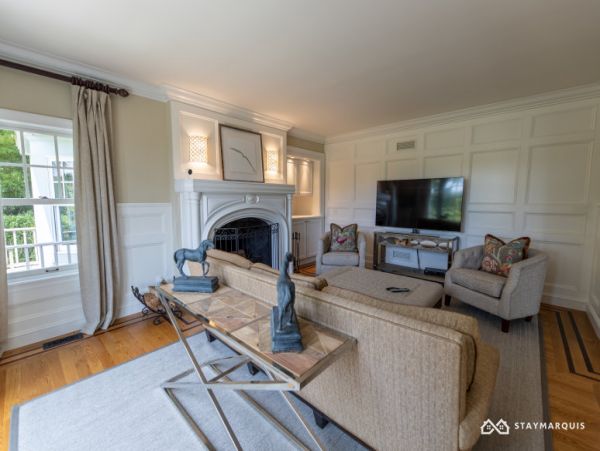 Hamptons Home 1020859
