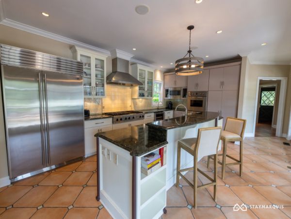 Hamptons Home 1020859