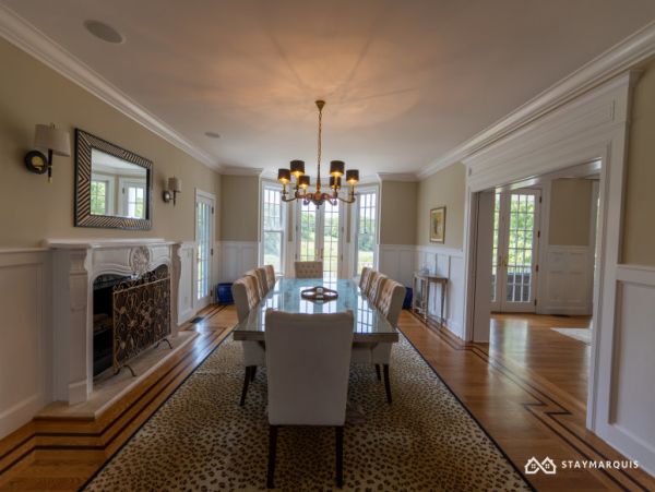 Hamptons Home 1020859
