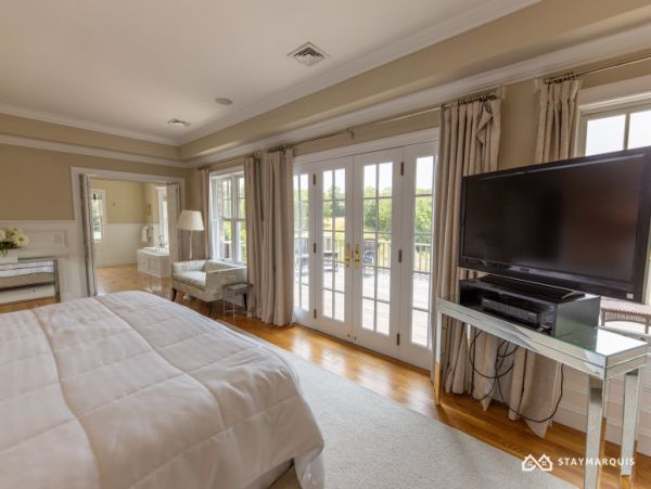 Hamptons Home 1020859