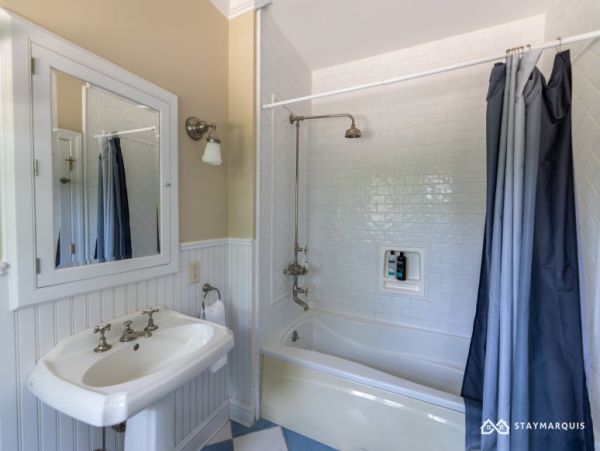 Hamptons Home 1020859